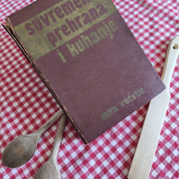 U svijetu kulinarskih influencera i šarenih kuharica jedna se stara knjiga opire vremenu