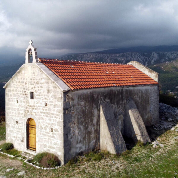 Crkvica sv. Jurja iznad Vinodola privlači znatiželjnike, turiste željne mira i istraživače starine