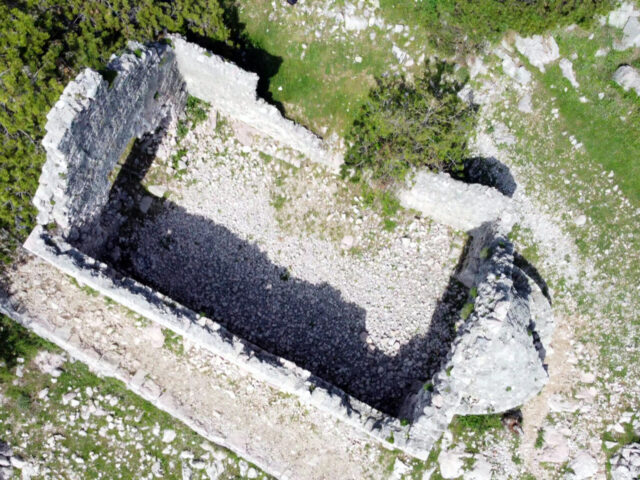 Crkva sv. Duha iznad Baške bila je središte istoimene bratovštine