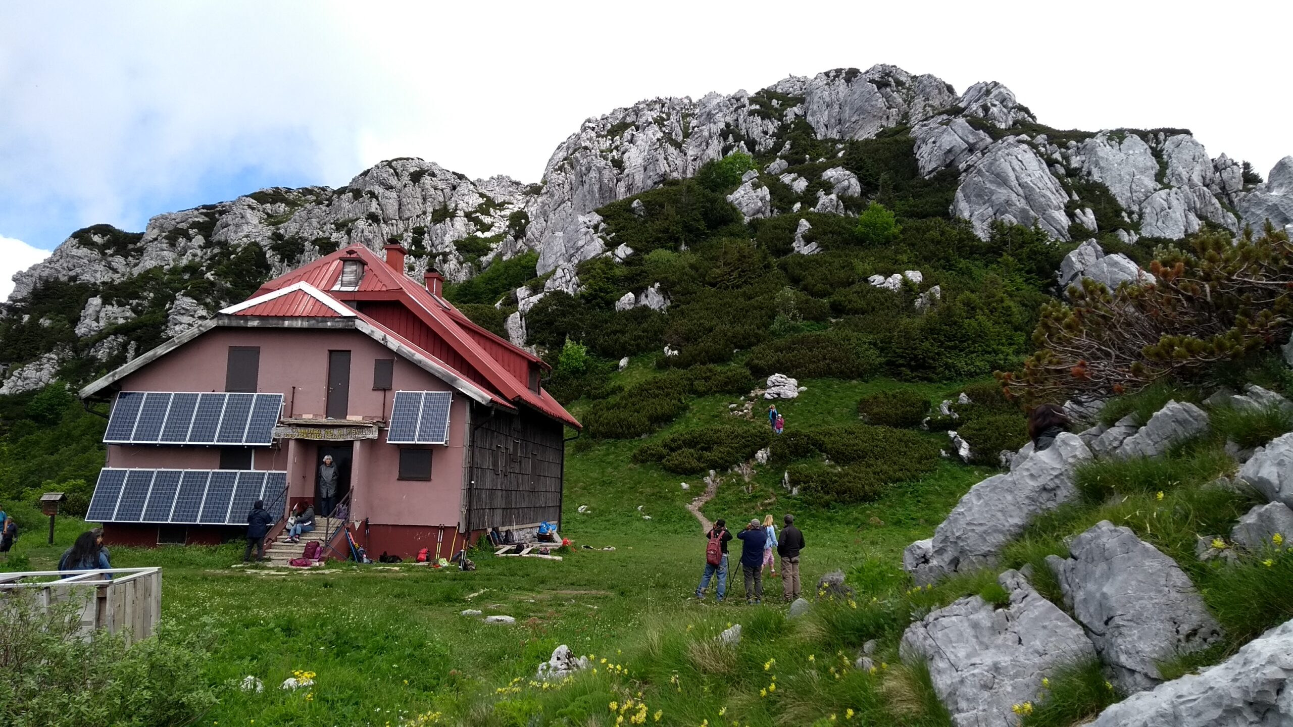 dom-na-risnjaku
