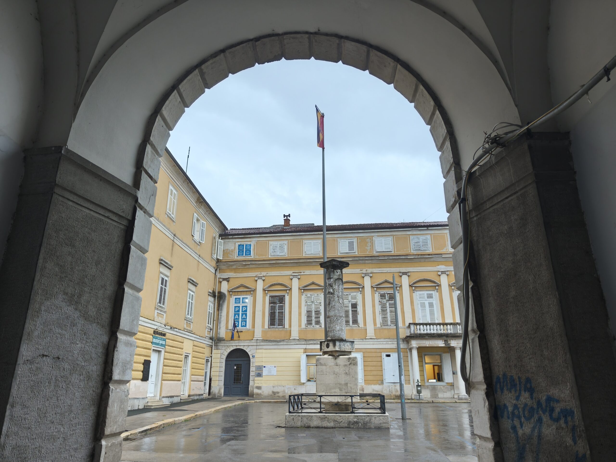 Trg riječke rezolucije