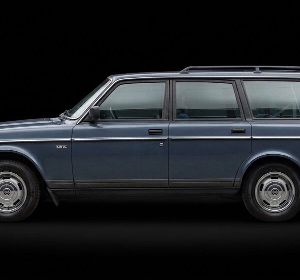 Volvo 240 naslovna